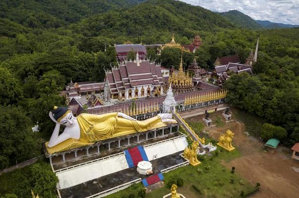 空气的看法关于佛教的庙泰国或高棉的佛教寺或僧院PovertyandHumanResourcesAbstractsdet.那个Su