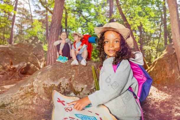 夏营地方向小孩活动采用森林