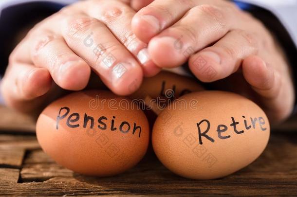 人保护鸡蛋展映退休金和退休文本