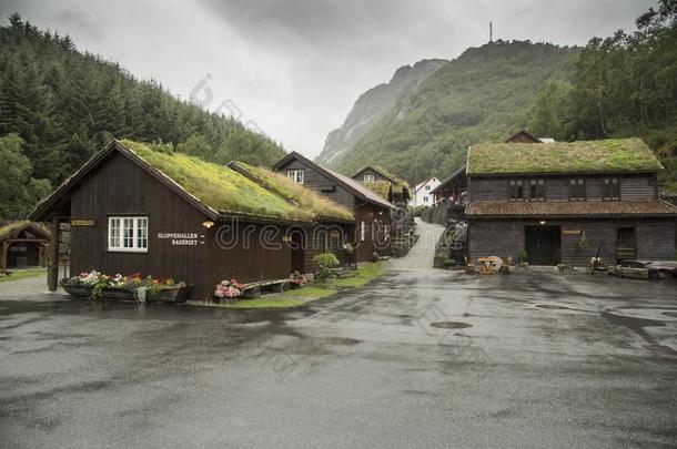 旅馆住处在近处指已提到的人岩浆海门口公园在外面斯塔万格-3不