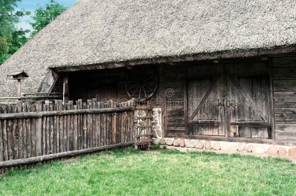 老的式的木材房屋采用XIX<strong>百年</strong>村民
