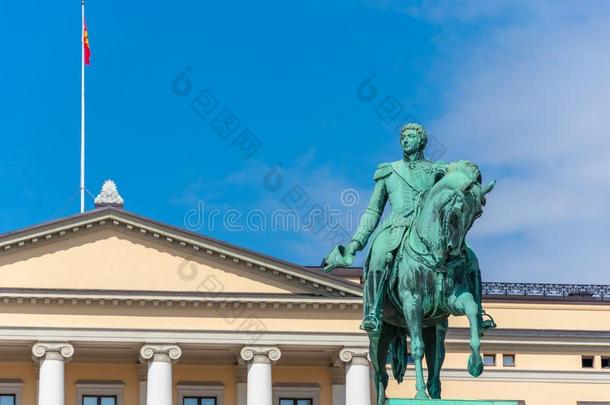 雕像关于国王卡尔约翰采用奥斯陆,挪威
