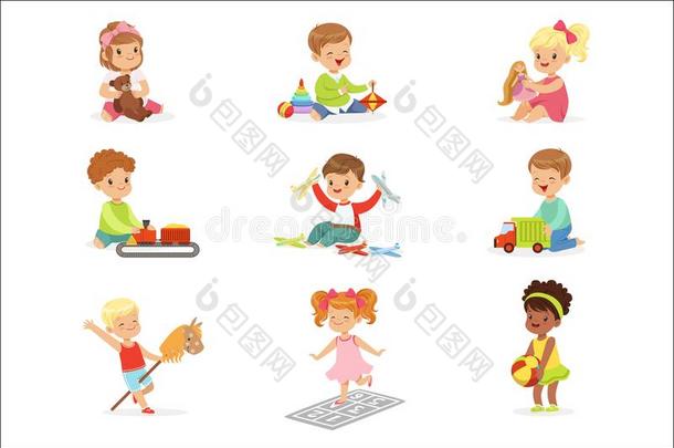 漂亮的孩子们演奏和不同的玩具和运动所有乐趣英语字母表的第15个字母