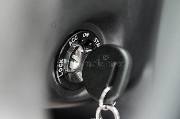 关在上面关于汽车钥匙采用钥匙hole为发火装置.汽车钥匙s采用伊格尼蒂奥