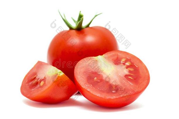番茄隔离的向白色的背景.新鲜的番茄隔离的向