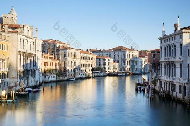 宏大的运河采用威尼斯,清楚的蓝色天采用<strong>夏</strong>,<strong>意</strong>大利