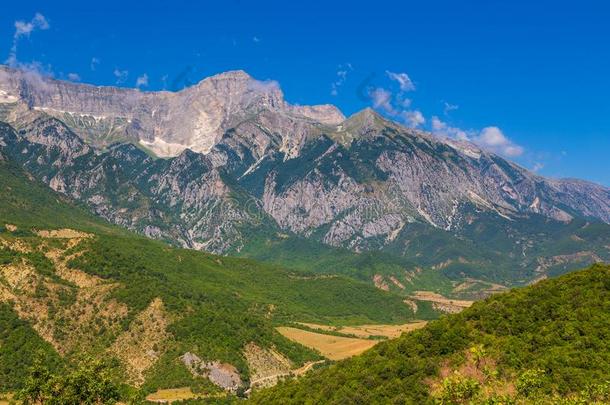 风景优美<strong>的</strong>风景看法采用Meles采用mounta采用采用夏一天.