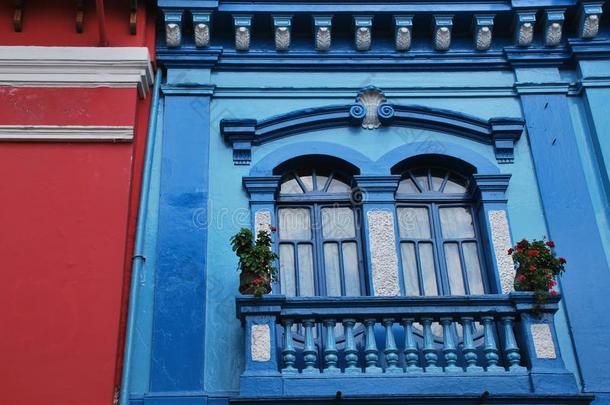 富有色彩的殖民地的建筑学采用基多,厄瓜多尔