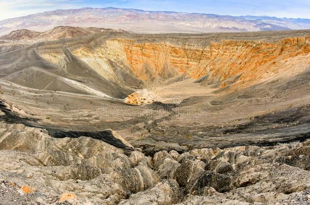 爆发火山锥火山口,死亡山谷国家的公园,美国加州,美利坚合众国.