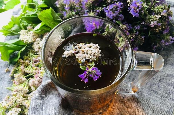山芳香的草本植物为茶水