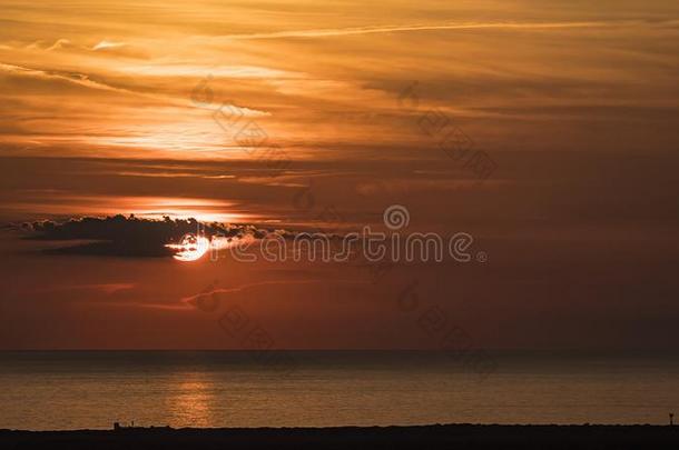 日落向指已提到的人托斯卡纳的海