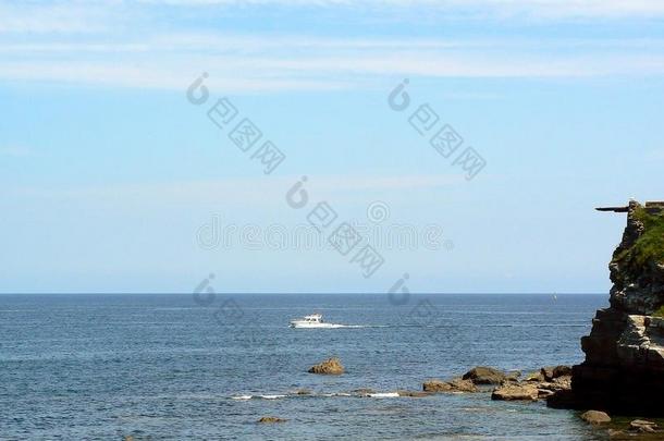 小船向指已提到的人海岸关于指已提到的人湾关于Gij向,阿斯图里亚斯.西班牙.