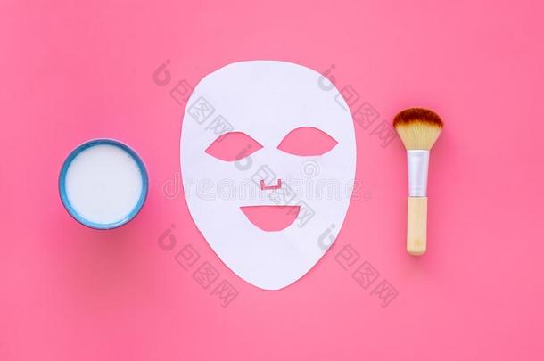 化妆品产品为清洁皮.面部的面具,乳霜和布鲁斯