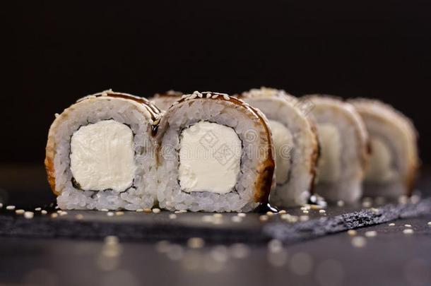 <strong>寿司</strong>辗和乳霜奶酪,芝麻.日本人食物