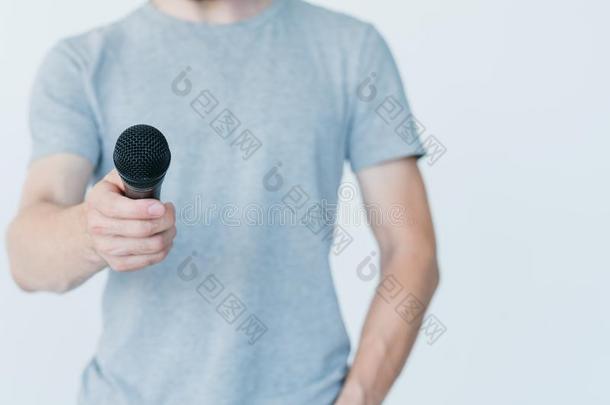大量媒体新闻业广播拿住microphone麦克风接见