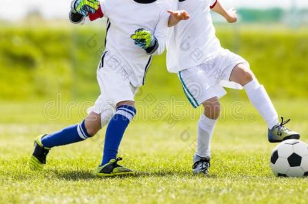 足球足球训练为小孩.孩子们足球训练Sweden瑞典