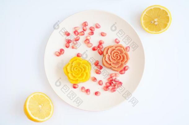 富有色彩的中国人月饼美丽的蛋糕和成果