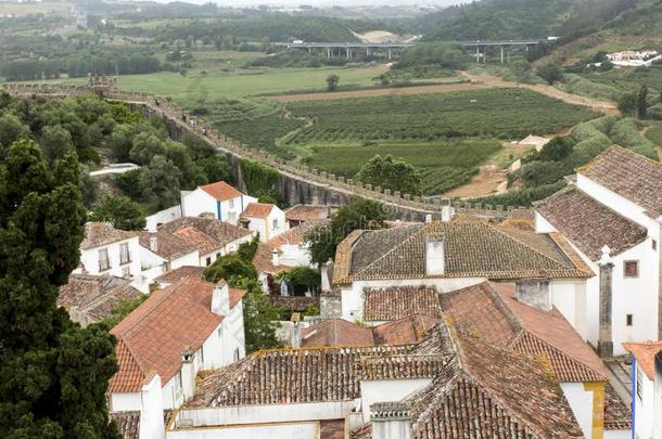 村民,中古的城镇,奥比杜什采用葡萄牙.看法关于白色的住宅