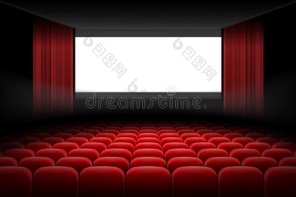 白色的电影院电影院屏幕和红色的帘和椅子