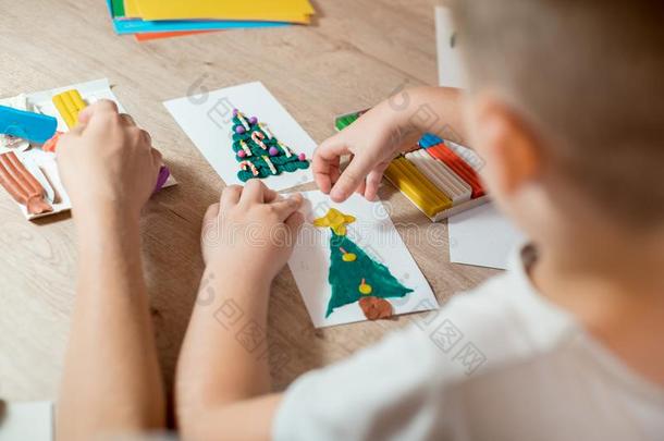 小孩制造圣诞节布置从玩够了在表