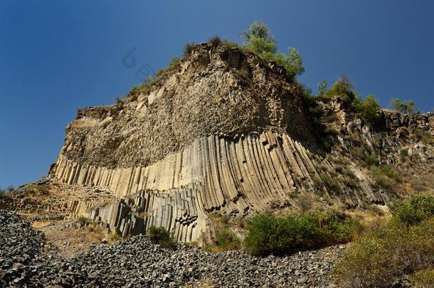 地质的`交响乐关于指已提到的人石头`配有饰菜的,亚美尼亚