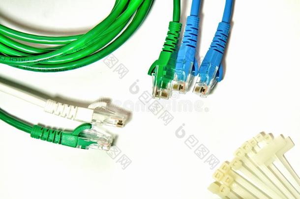 蓝色和绿色的锐气缆绳和缆绳结和缆绳用带捆扎.