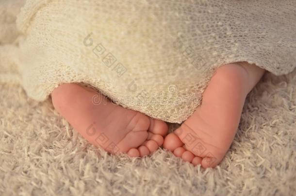 新生的婴儿脚采用母亲h一ndsT采用y脚关于一新生的婴儿generalinformationmanagement通用信息管理