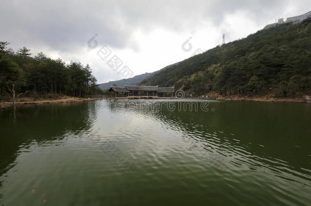 指已提到的人湖关于酒仙山山,风干土坯三原色红绿兰彩色值