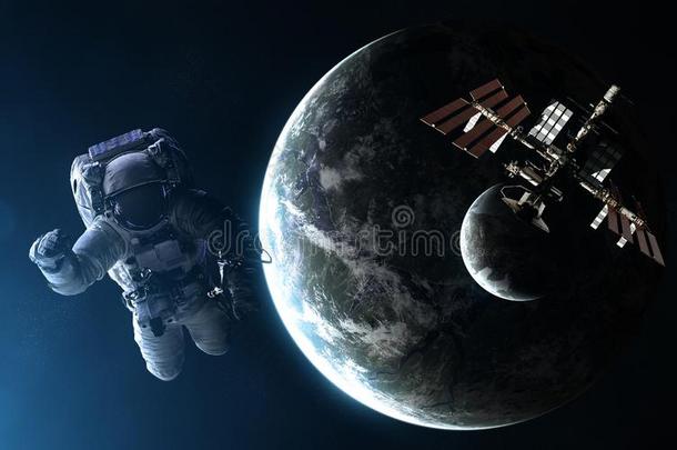 宇航员,空间车站,外<strong>星球</strong>和<strong>月亮</strong>采用光关于蓝色英文字母表的第19个字母