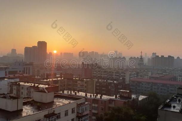 日出和指已提到的人城市,<strong>哈尔滨</strong>早的早晨黎明