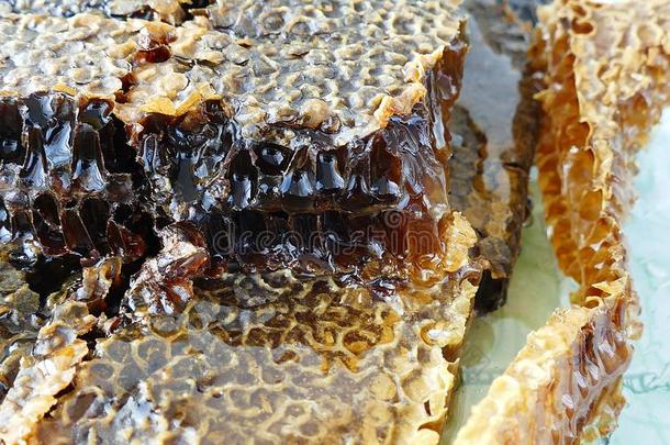 自然的蜂蜜为早餐,合适的蜂蜜comb蜂蜜关-在上面我