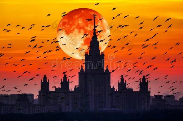 月亮拼贴画关于傍晚看法关于主要的建筑物关于莫斯科国<strong>家家</strong>伙