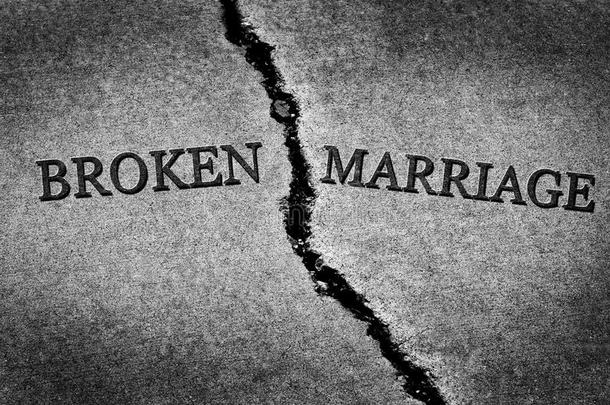 破碎的结婚离婚对撕相隔破坏关系
