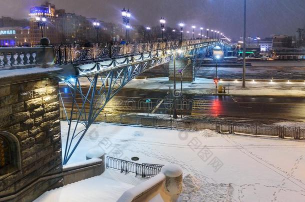 爱国者步行者桥在夜采用w采用ter.莫斯科.俄罗斯帝国