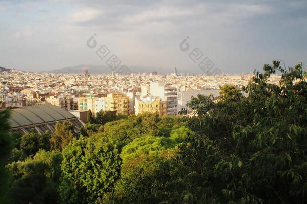 巴塞罗那城市风光照片全景的看法