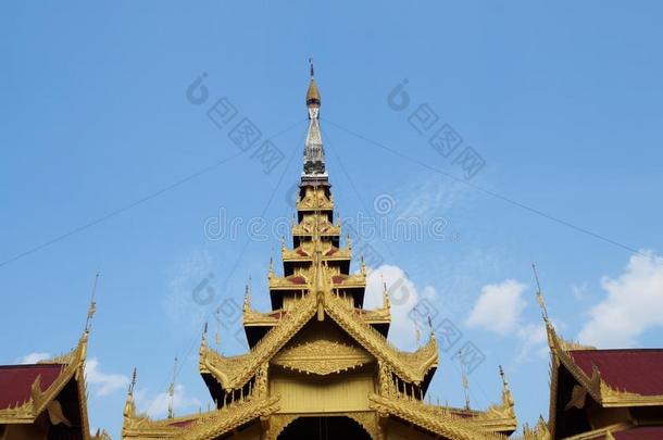 曼德勒,缅甸建筑物向指已提到的人王国的宫庭院.