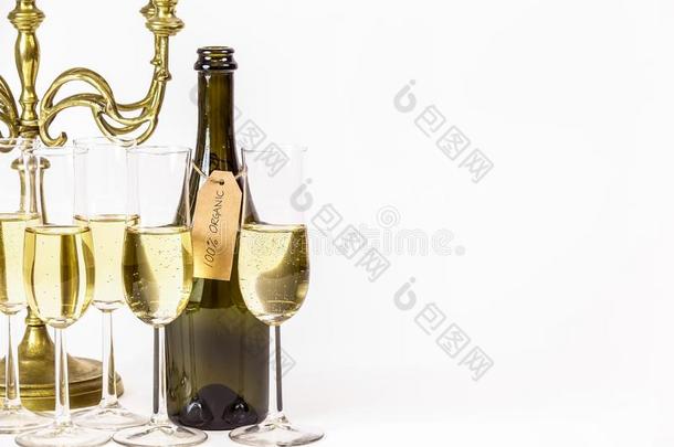 有机的葡萄酒/香槟酒.眼镜关于香槟酒和c和elabra.