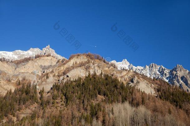 指已提到的人看关于指已提到的人雪-脱帽致意山