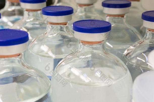 玻璃小瓶或小玻璃瓶-注射瓶子和钠chl或ide