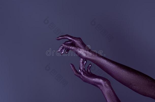裁切不正的看法关于<strong>手</strong>描画的采用紫罗兰闪烁