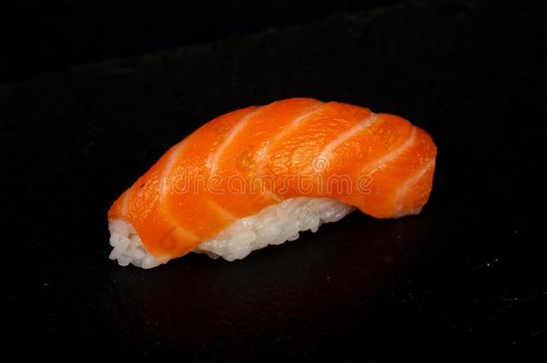 日本人寿司和鲑鱼