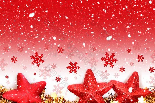 圣诞节红色的星装饰和下雪