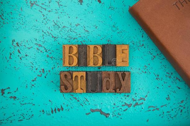 圣经学习拼写采用木制的类型放置块文学