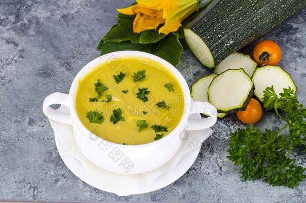 饮食的蔬菜汤,营养为重量损失