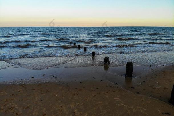 腹股沟海波海洋沙<strong>水日</strong>落蓝色美丽的沙