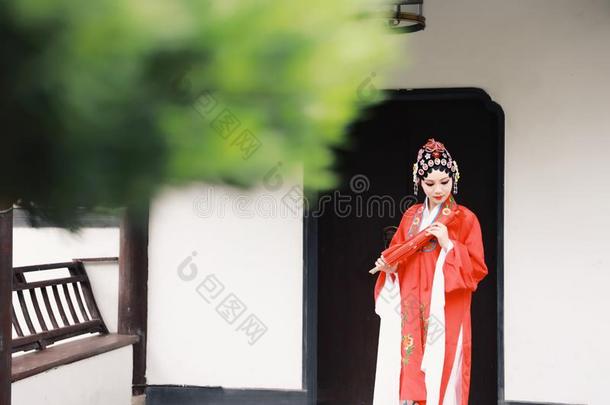 中国人歌剧女人.开业的北京的旧称歌剧采用指已提到的人花园和一