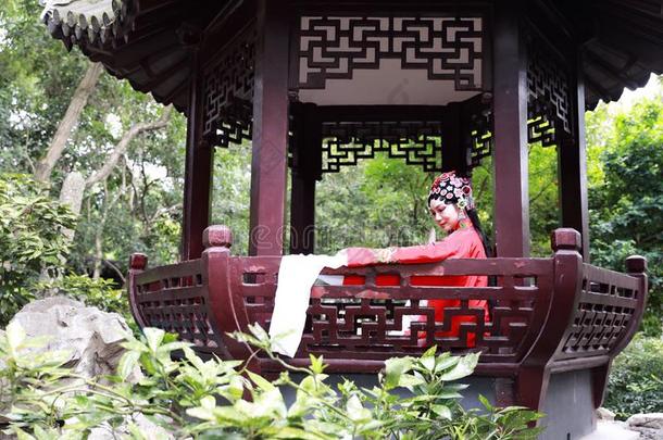 中国人歌剧女人.开业的北京的旧称歌剧采用指已提到的人亭garden花园