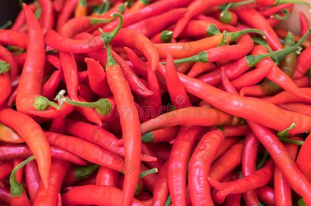 热的红色的辣椒胡椒粉在地方的农场主交易