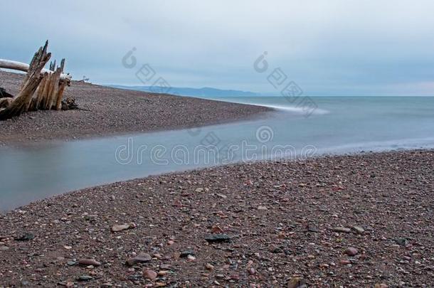 河流进入指已提到的人湾关于BayofFundy芬迪湾在<strong>紧身</strong>短上衣`英文字母表的第19个字母I英文字母表的第19个字母land