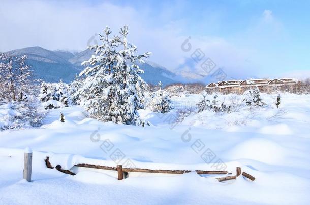 冬雪乡下的山风景,共空间